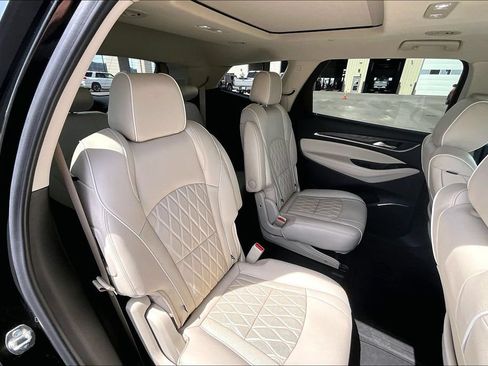 Used 2022 Buick Enclave Avenir w/ Avenir Technology Package AWD/4WD image 27
