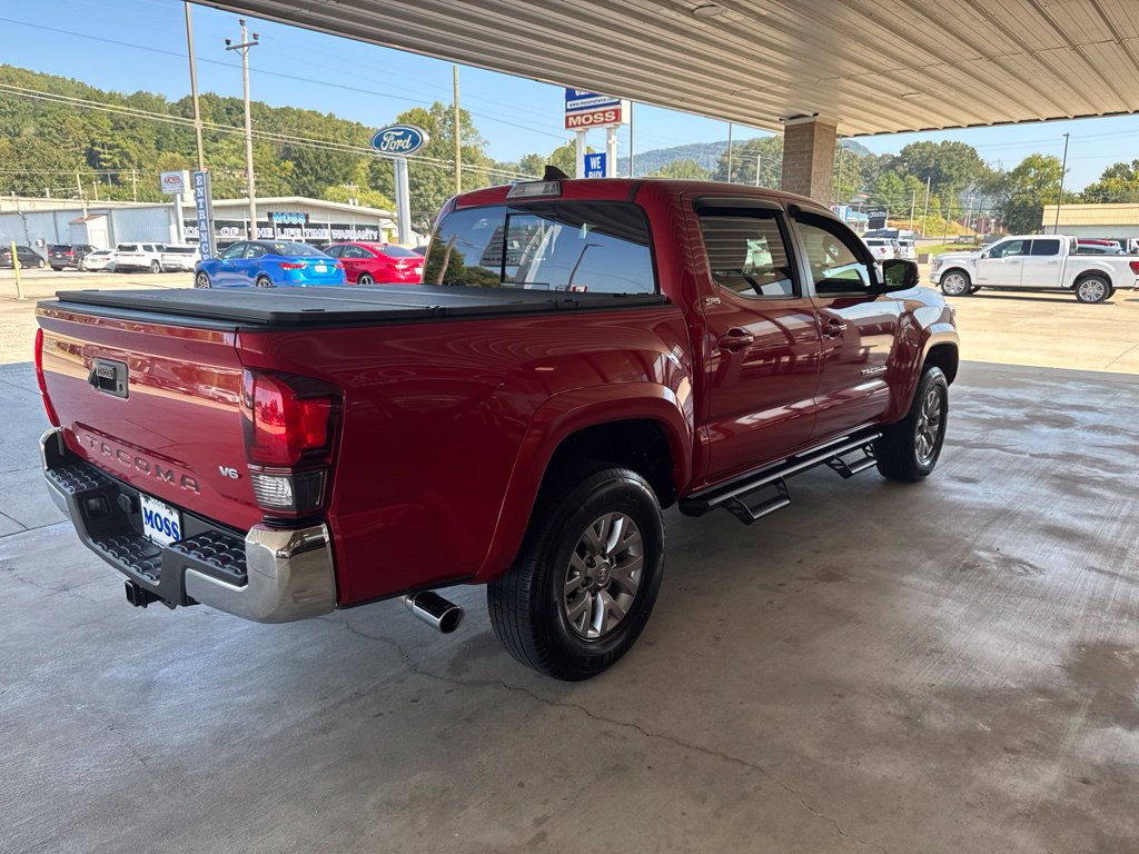 Used 2018 Toyota Tacoma SR5 RWD image 4