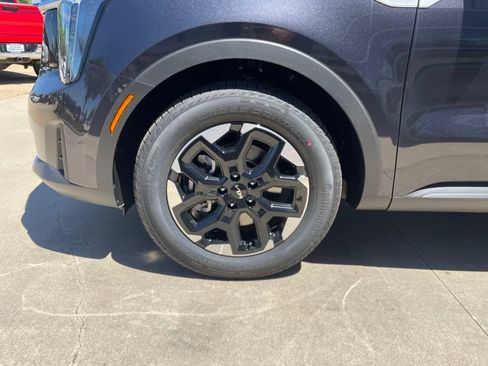 New 2026 Kia Sorento S FWD image 17