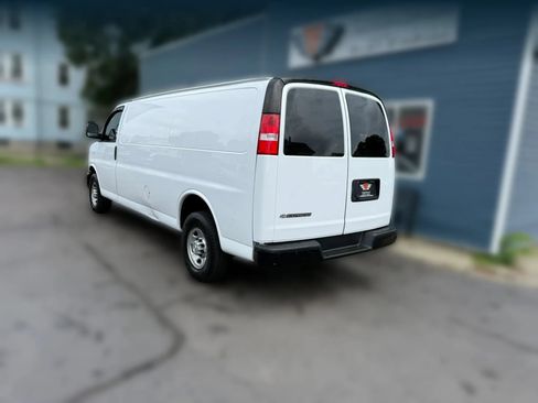 Used 2021 Chevrolet Express 2500 Extended w/ Driver Convenience Package RWD image 4
