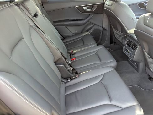 Used 2025 Audi Q7 3.0T Premium Plus image 15