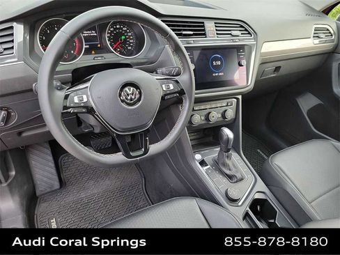Used 2021 Volkswagen Tiguan SE w/ Panoramic Sunroof Package image 2