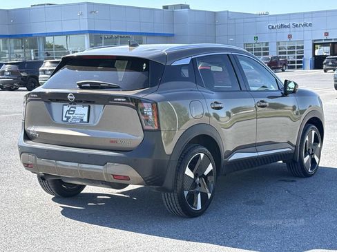 Used 2025 Nissan Kicks SR AWD/4WD image 25