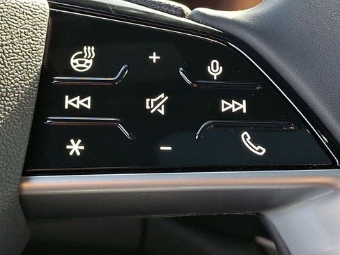 Used 2025 Audi Q5 Premium w/ Convenience Package image 23