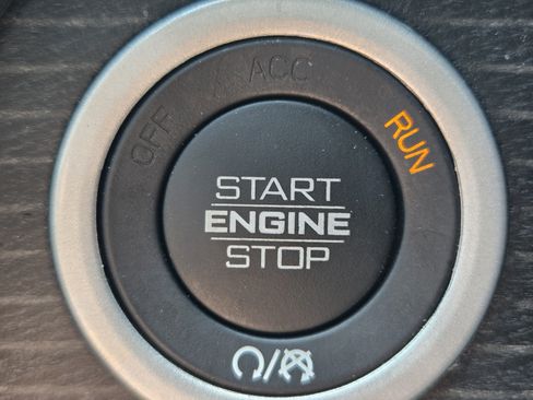 Used 2023 RAM 1500 Limited AWD/4WD image 16