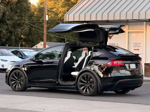 Used 2018 Tesla Model X 75D AWD/4WD image 7