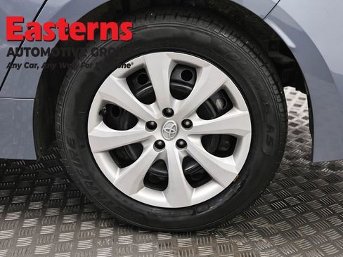 Used 2022 Toyota Corolla LE FWD image 32