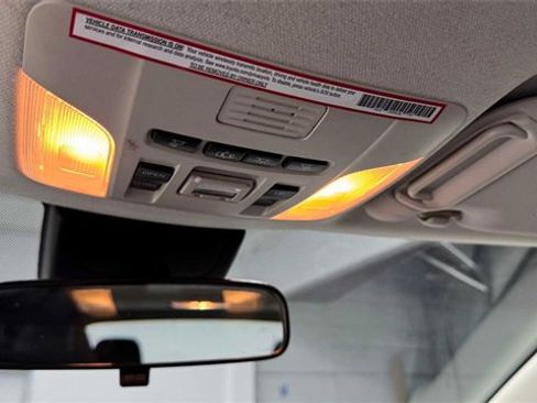 Used 2020 Toyota Corolla LE image 28