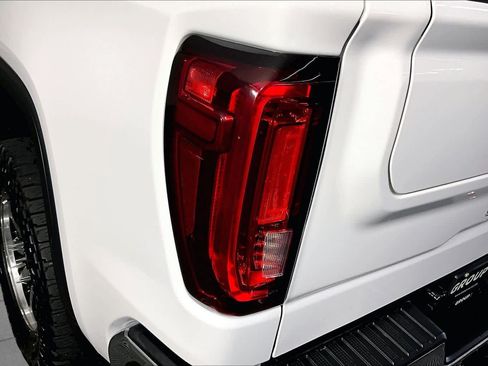 Used 2022 GMC Sierra 1500 SLT w/ SLT Convenience Package AWD/4WD image 27