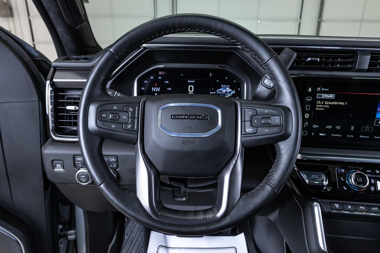 Used 2025 GMC Sierra 2500 Denali Ultimate AWD/4WD image 15