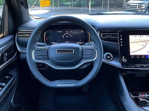 Used 2024 Jeep Wagoneer Series III image 8
