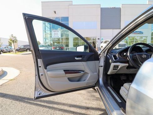 Used 2017 Acura TLX w/ Technology Package image 37