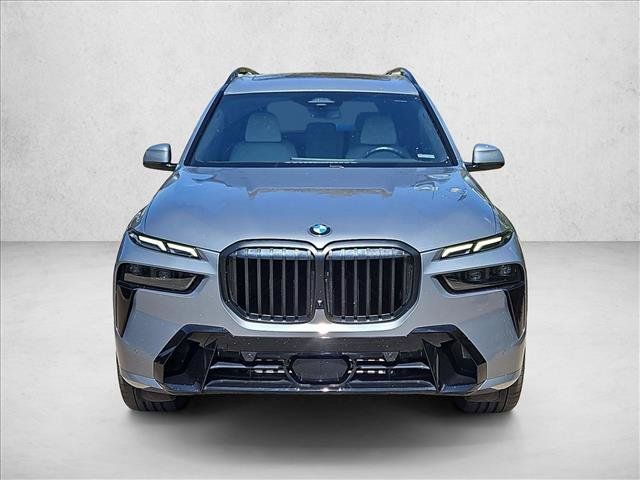 Used 2023 BMW X7 xDrive40i w/ M Sport Package AWD/4WD image 2