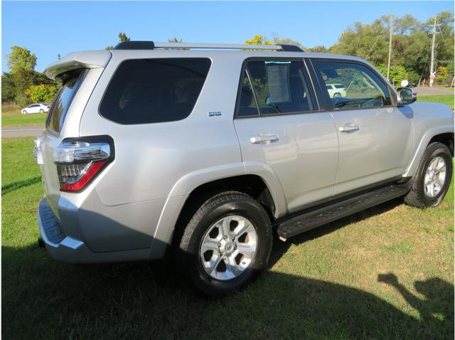 Used 2022 Toyota 4Runner SR5 Premium AWD/4WD image 16