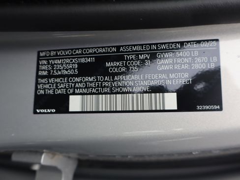 Certified 2025 Volvo XC60 B5 Plus image 42