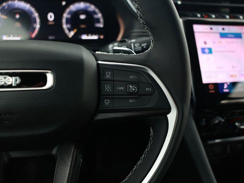 New 2025 Jeep Grand Cherokee Limited image 18