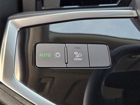 Certified 2025 Audi Q3 2.0T Premium w/ Convenience Package image 28