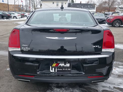 Used 2016 Chrysler 300 C Platinum w/ Safetytec Plus Group image 7