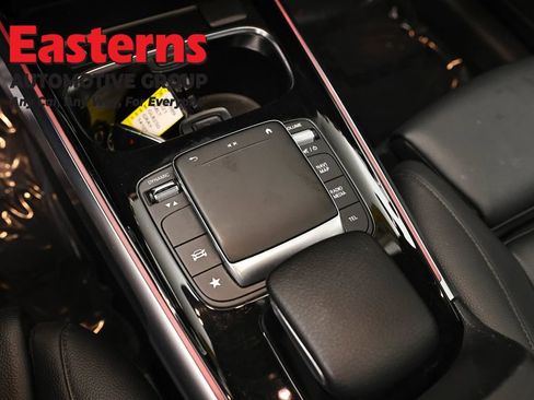 Used 2021 Mercedes-Benz GLB 250 4MATIC w/ Premium Package image 20