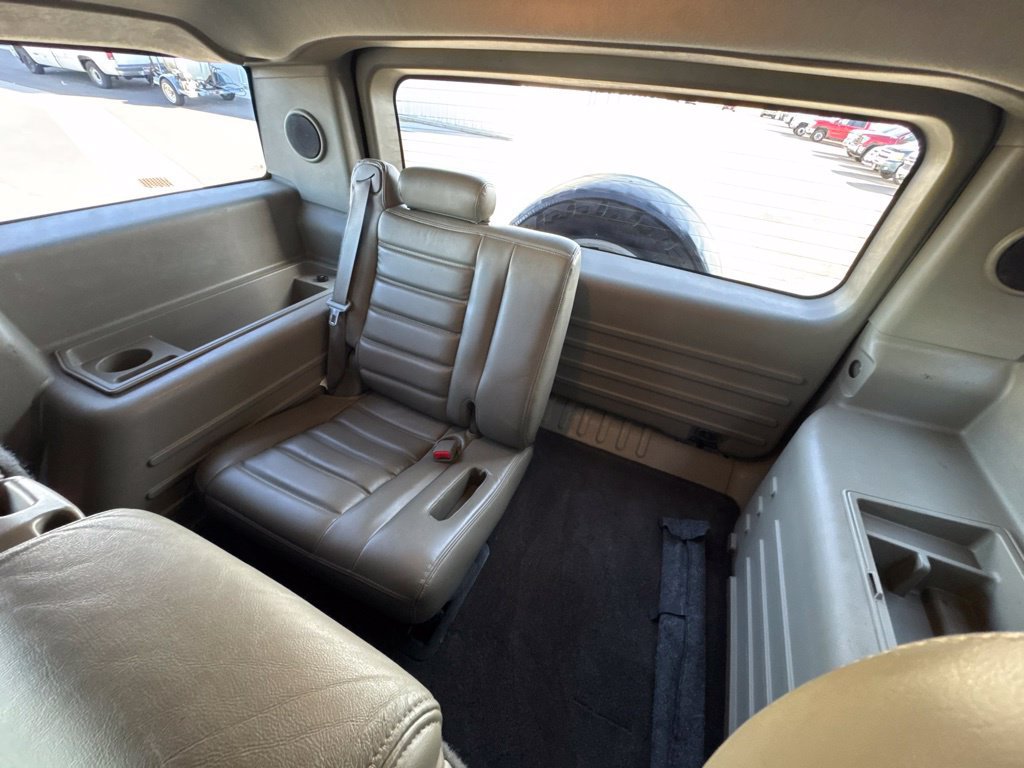 Used 2004 HUMMER H2 w/ Preferred Equipment Group AWD/4WD image 27