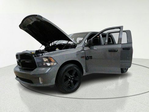 Used 2022 RAM 1500 Express w/ Ceramic Grey Express Package AWD/4WD image 10