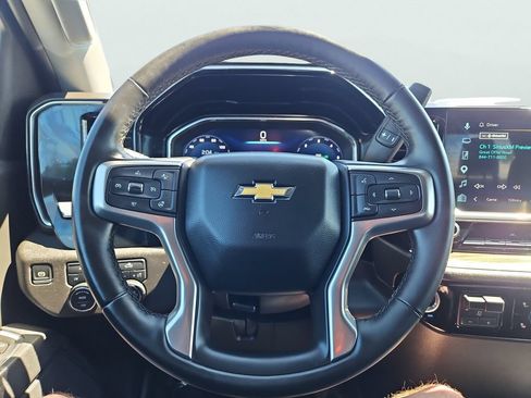 Used 2025 Chevrolet Silverado 1500 LT AWD/4WD image 29