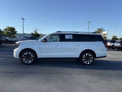 New 2025 Ford Expedition Max Platinum w/ Driver's Package image 18