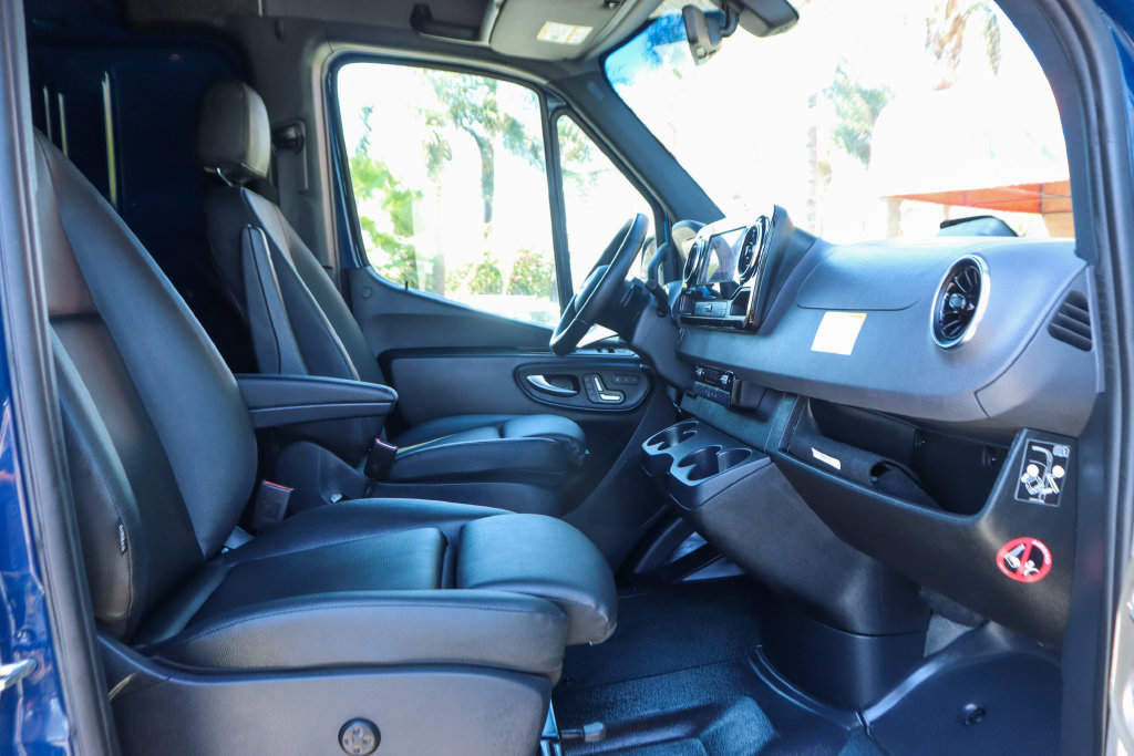 Used 2025 Mercedes-Benz Sprinter 2500 image 39