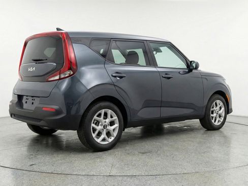 Used 2025 Kia Soul LX w/ LX Technology Package FWD image 9