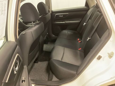 Used 2016 Nissan Altima 2.5 SR w/ LED Appearance Package image 31