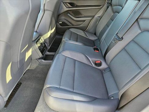Used 2023 Porsche Taycan image 18