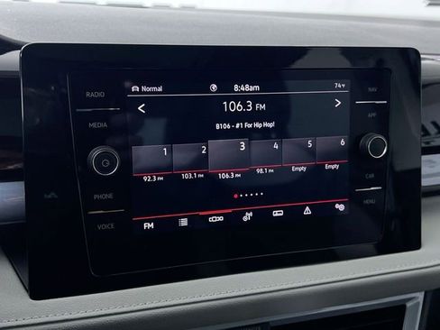 Used 2025 Volkswagen Taos SEL image 16