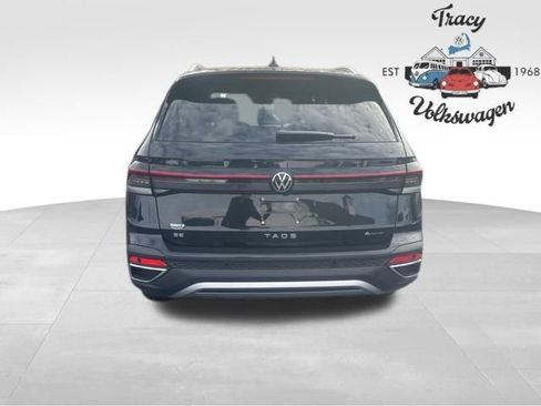 New 2025 Volkswagen Taos SE image 4