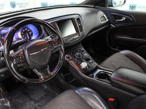 Used 2015 Chrysler 200 S w/ Navigation & Sound Group I FWD image 7