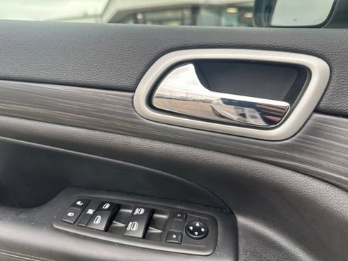 Used 2021 Jeep Grand Cherokee Laredo X AWD/4WD image 19