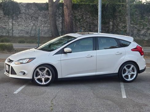 Used 2012 Ford Focus Titanium w/ Titanium Handling Pkg FWD image 19