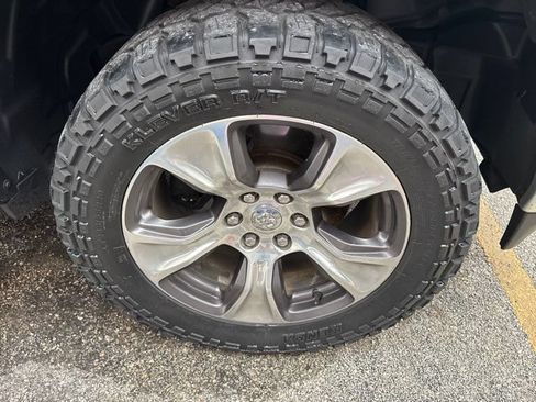 Used 2019 RAM 1500 Laramie AWD/4WD image 8