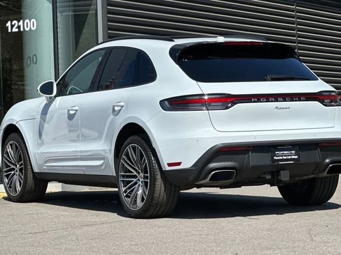 Used 2025 Porsche Macan image 3
