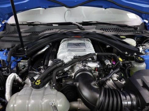 Used 2022 Ford Mustang Shelby GT500 w/ Carbon Fiber Track Pack image 4