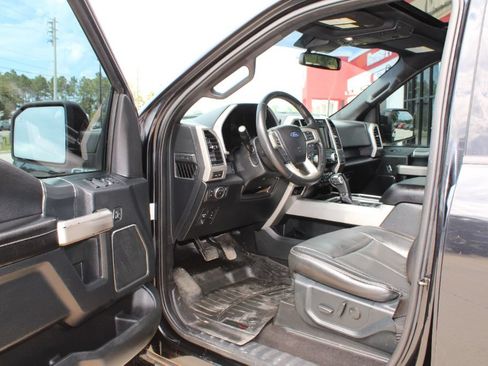 Used 2020 Ford F150 Lariat w/ Equipment Group 502A Luxury AWD/4WD image 4