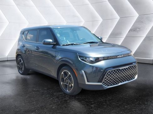 Used 2025 Kia Soul EX FWD image 1