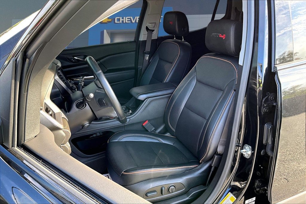 Used 2023 GMC Acadia AT4 w/ Technology Package AWD/4WD image 24