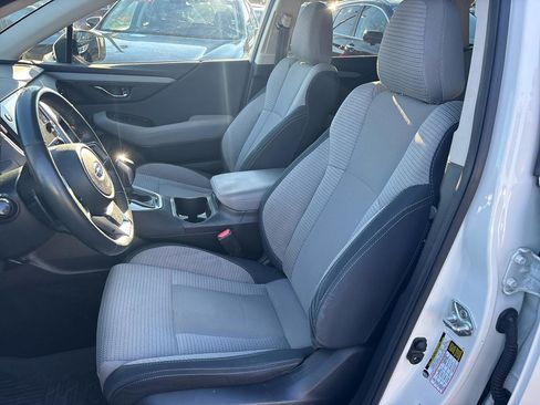 Used 2022 Subaru Outback Premium image 8