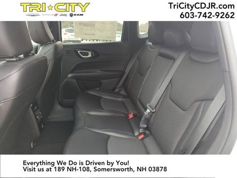 New 2026 Jeep Compass Latitude image 23