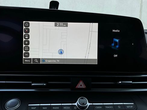 Used 2025 Hyundai Elantra Limited image 35