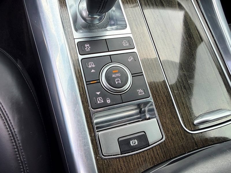Used 2019 Land Rover Range Rover Sport Supercharged AWD/4WD image 27