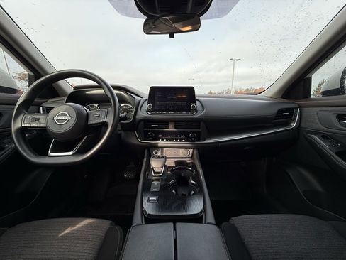 Used 2023 Nissan Rogue SV image 29