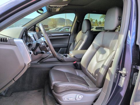 Used 2017 Porsche Cayenne Platinum Edition image 16