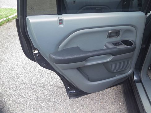 Used 2004 Honda Pilot EX image 33