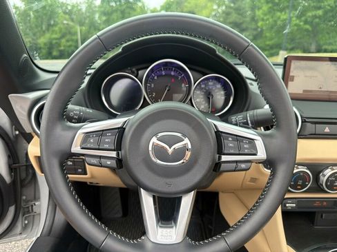 Used 2025 MAZDA MX-5 Miata RF Grand Touring RWD image 13